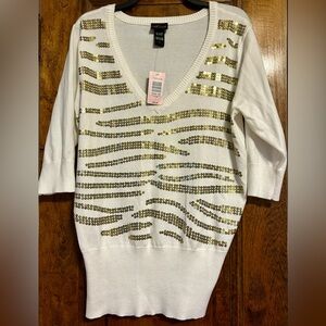 Torrid NWT White V-Neck Sweater with Gold Sequin Stripes